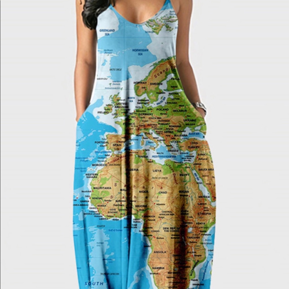 Super cute maxi dress with pockets.
